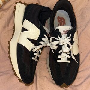 New Balance 327 Sneakers